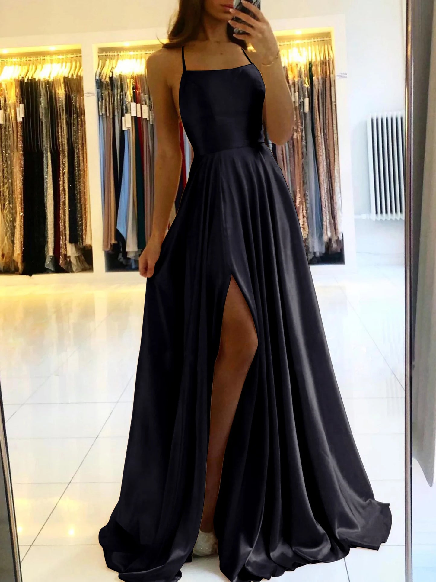 Vestido longo de alças finas com fenda e saia volumosa AB914
