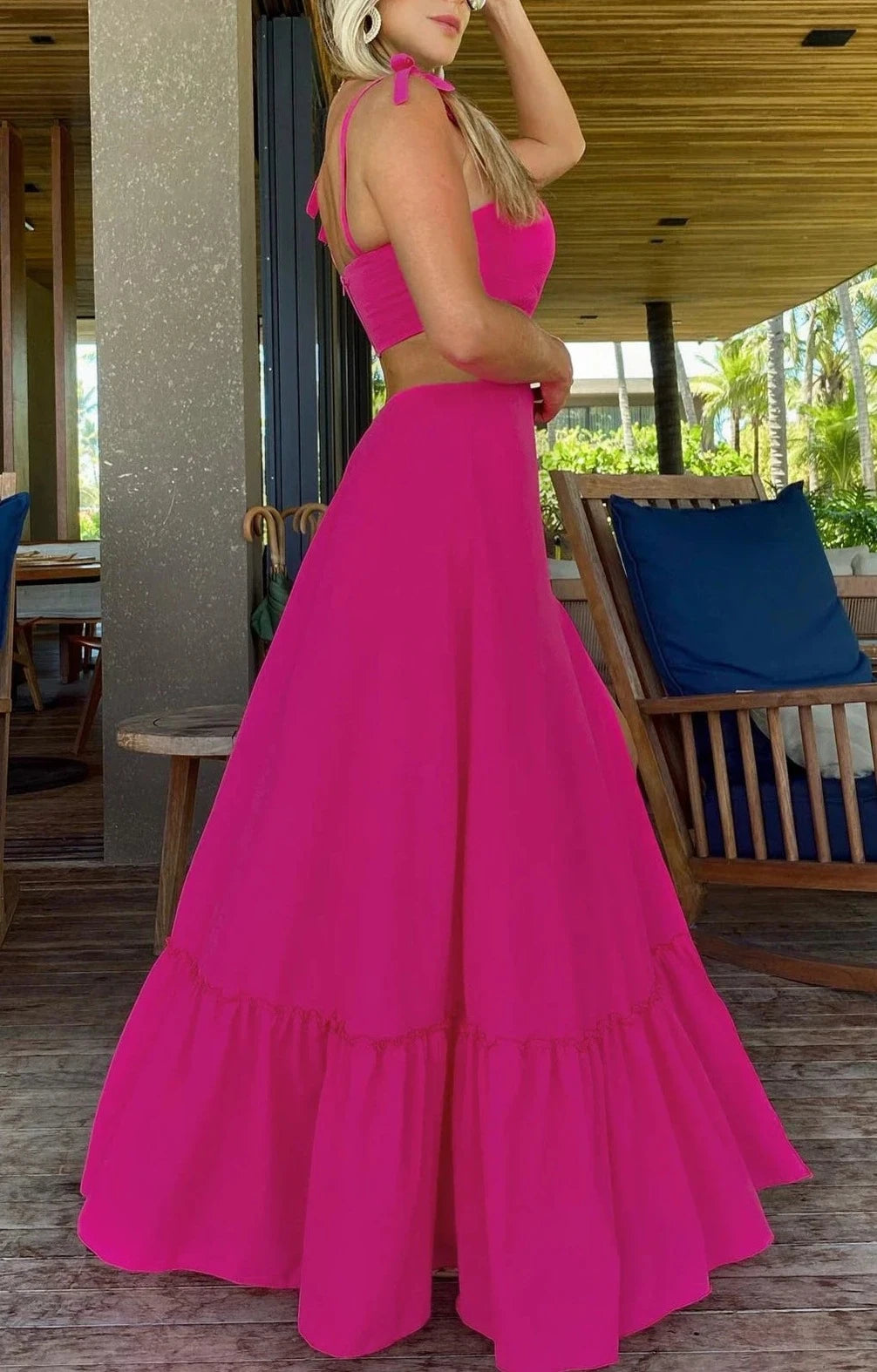 Vestido fenda frontal e recortes na cintura AB234