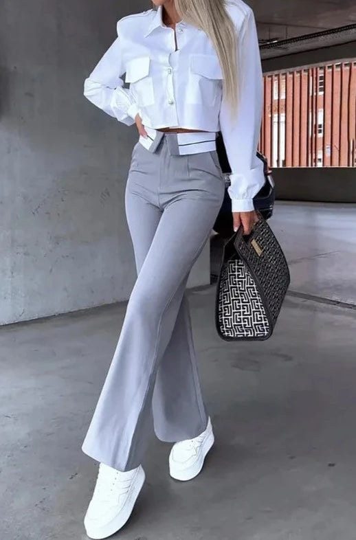 Conjunto calça detalhe no cós e camisa com bolsos AB452